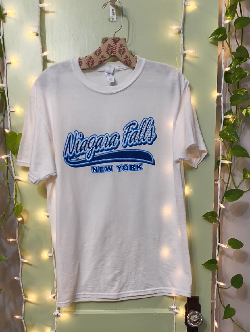 Women's Niagara Falls New York White Blue Jerzees M T-shirt 👕